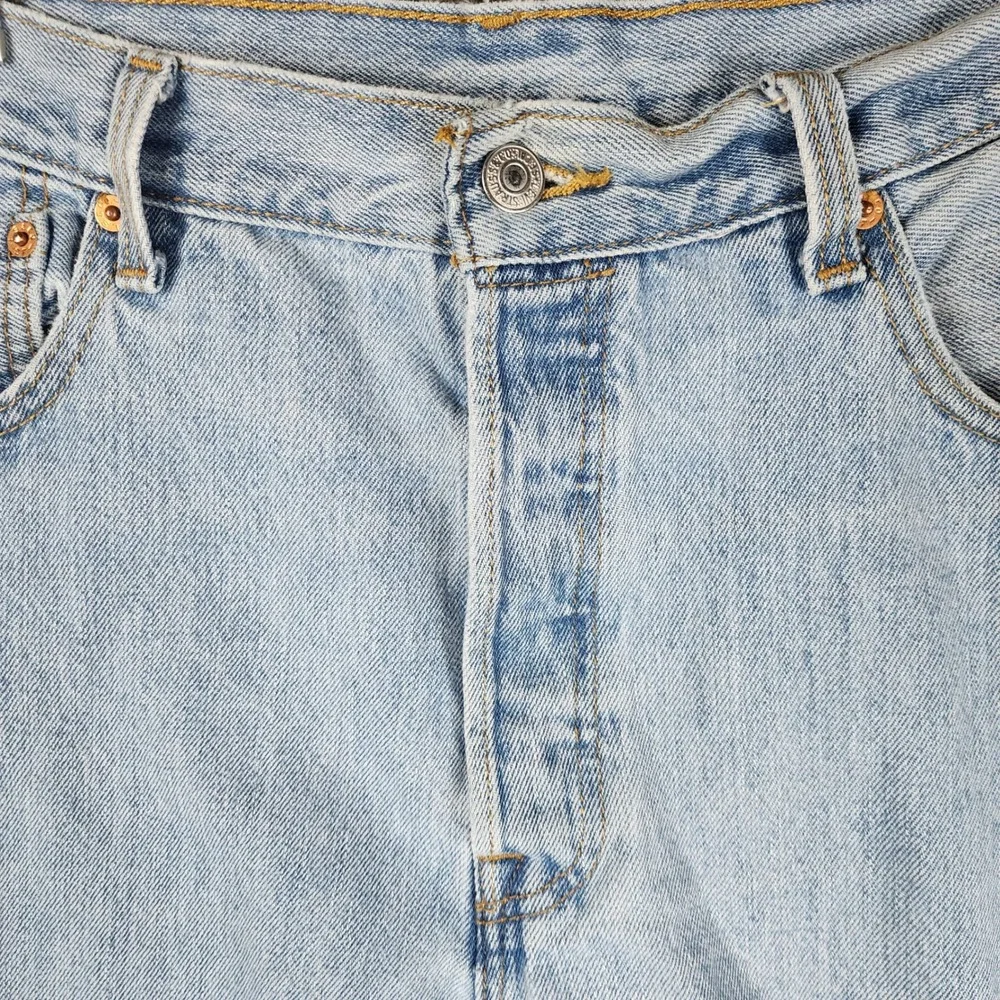 Levis these levi
